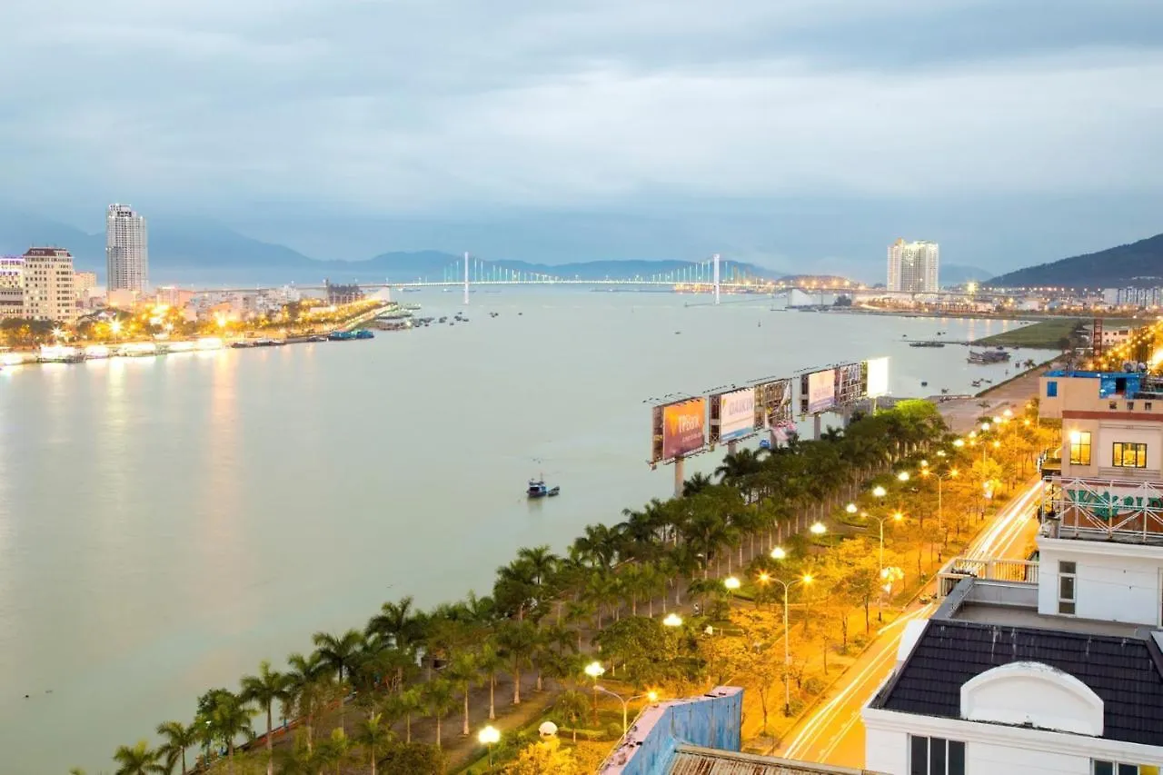 Capital O 1200 Salem Riverside Hotel Da Nang