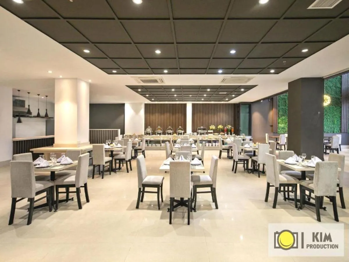 Capital O 1200 Salem Riverside Hotel Da Nang